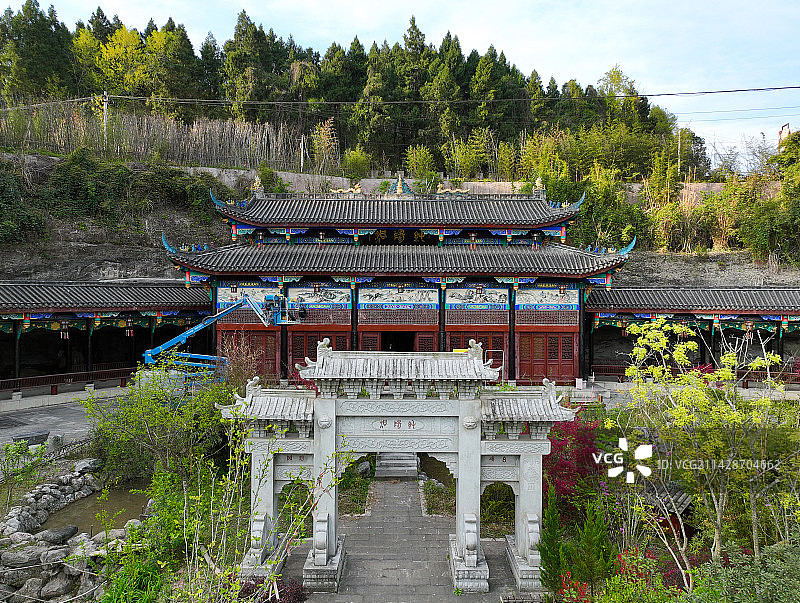 四川省南充市南部县八尔湖风景区纯阳洞航拍图片素材