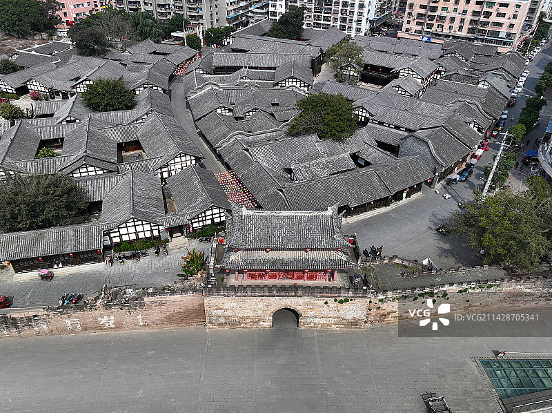 四川省绵阳市三台县潼川古城南门城楼航拍图片素材