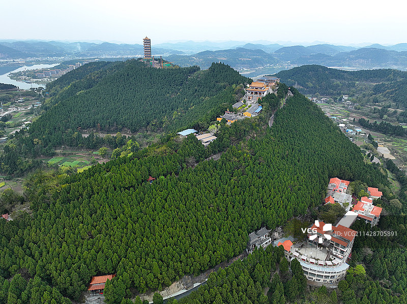 四川省遂宁射洪市花果山森林公园平安风景区登云寺航拍图片素材