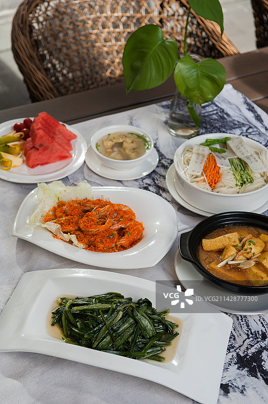 传统中餐饭桌展示图片素材