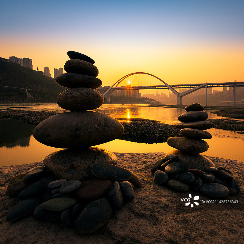 日落时的重庆菜园坝大桥图片素材