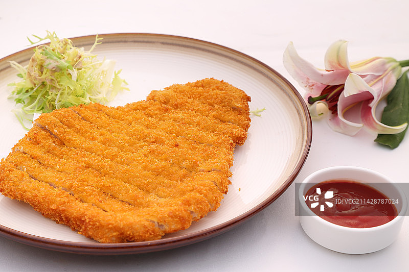 美味的大块炸猪排图片素材