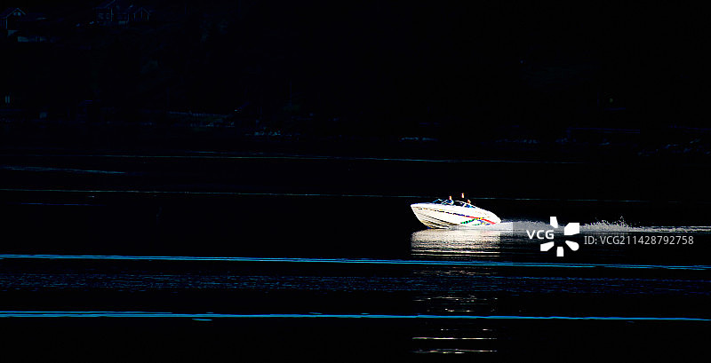 峡湾快艇图片素材
