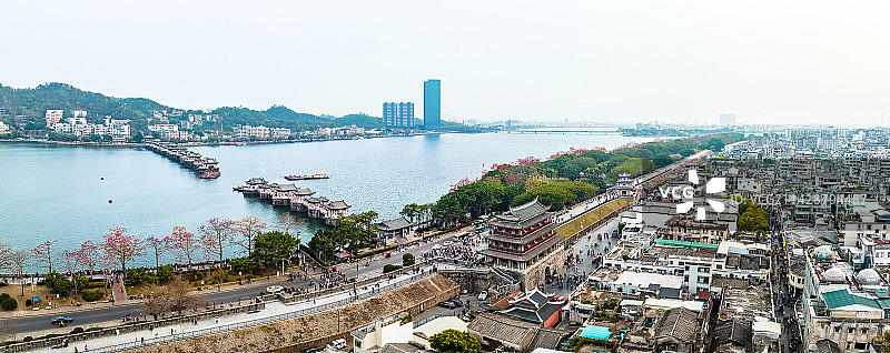 中国广东省潮州市潮州古城广济桥图片素材