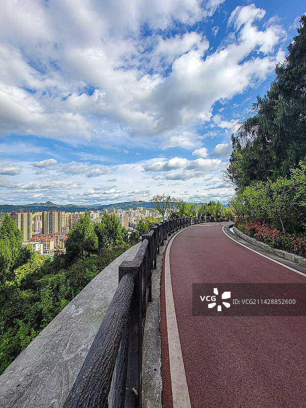 巴中市望王山运动公园自行车道图片素材