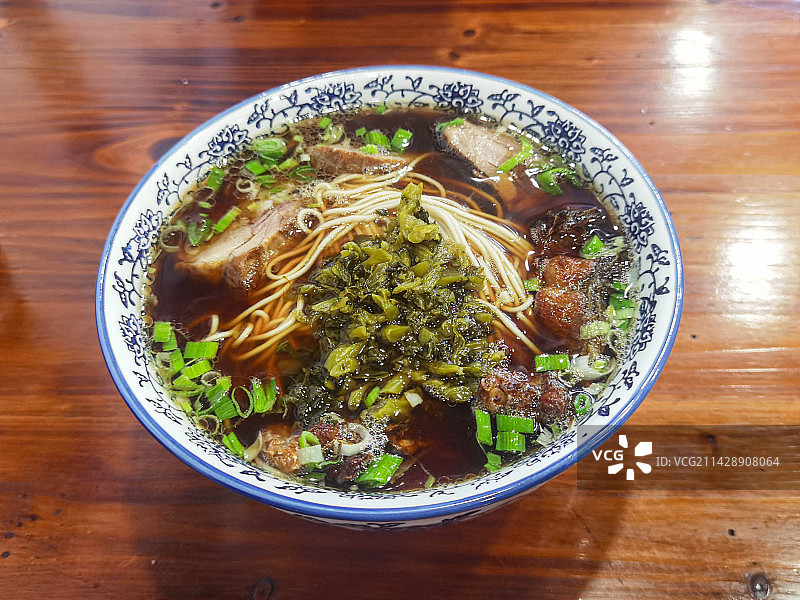 雪菜肉丝面图片素材