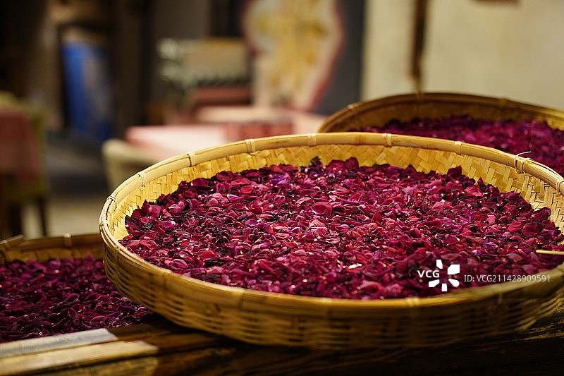 花瓣和鲜花饼图片素材