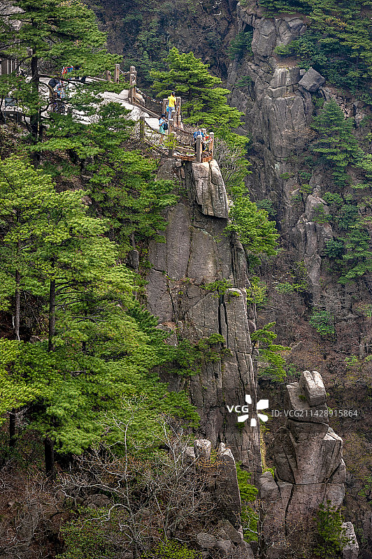 安徽黄山-排云亭-连心锁图片素材
