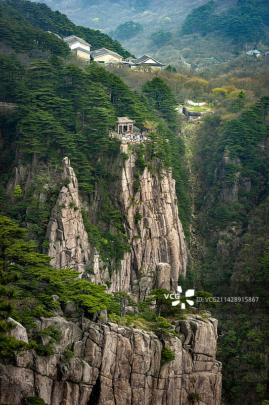安徽黄山-排云亭-春天图片素材