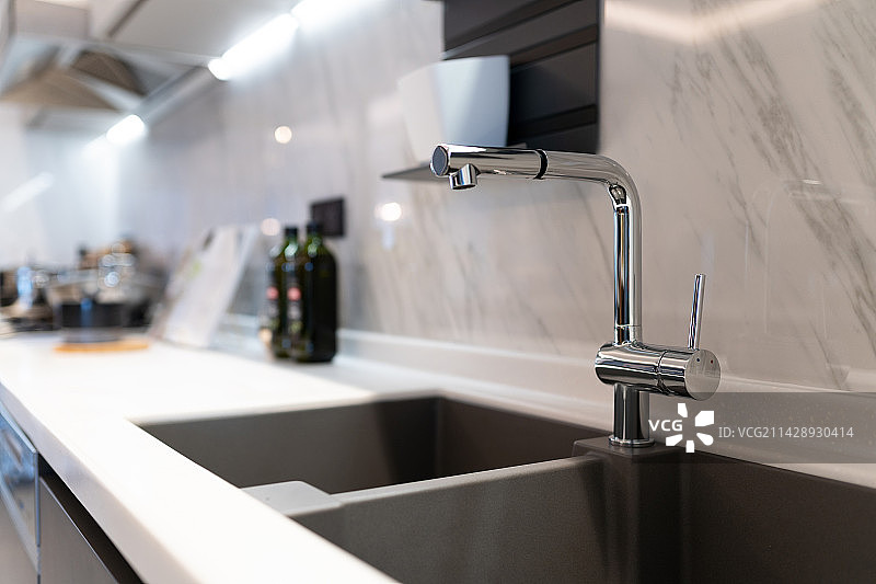 厨房水龙头水槽图片素材