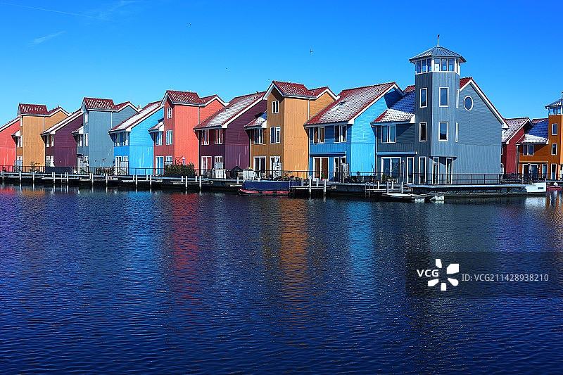 雪后彩虹房多角度镜头图片素材