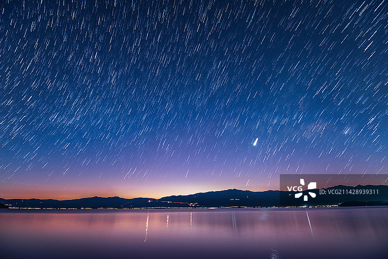 云南玉溪抚仙湖星空图片素材
