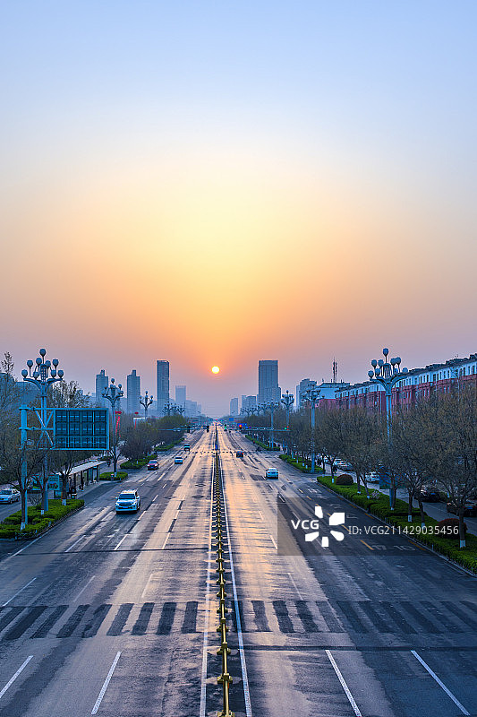 聊城东昌路悬日23.03图片素材