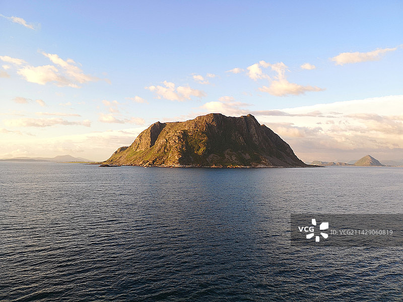 海上的小岛图片素材