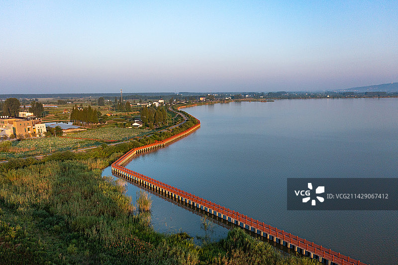 航拍湖南岳阳洞庭湖日出图片素材
