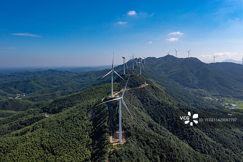 航拍湖南衡阳衡东县凤凰山风力发电厂图片素材