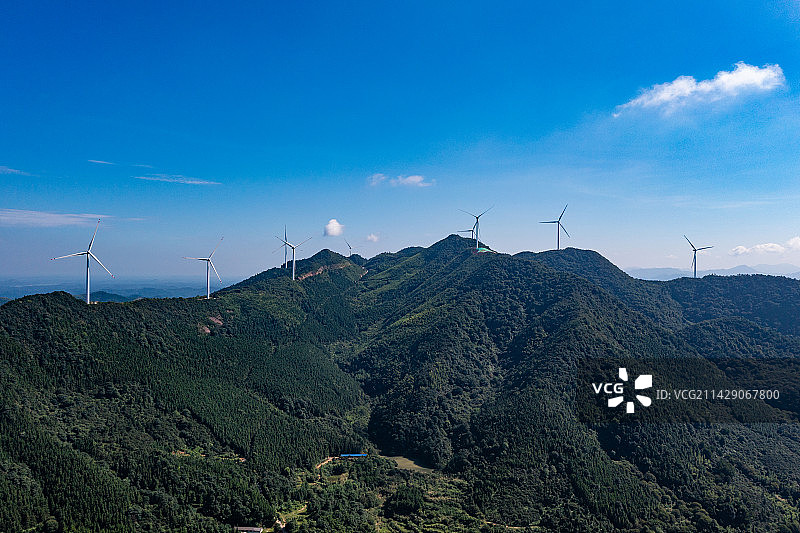航拍湖南衡阳衡东县凤凰山风力发电厂图片素材