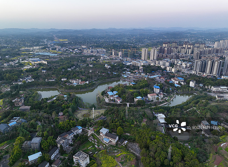 四川省南充市营山县西月湖公园航拍图片素材