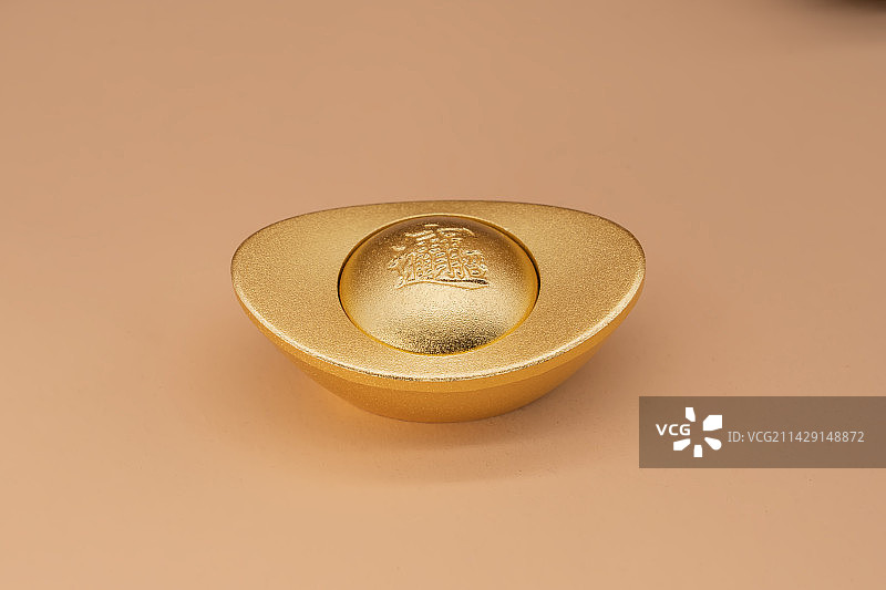 黄铜元宝产品摆拍图片素材