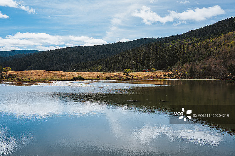 云南省香格里拉县普达措国家公园图片素材