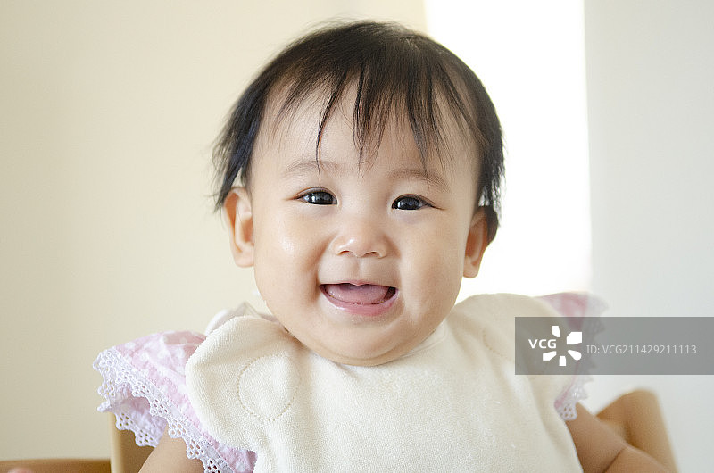 长了麦粒肿的微笑宝宝图片素材