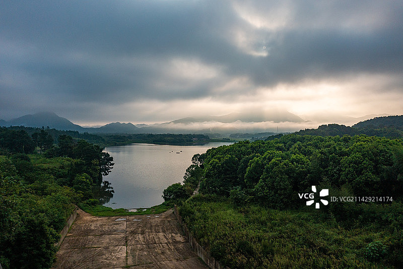 航拍湖南岳阳县乡村日出景观图片素材