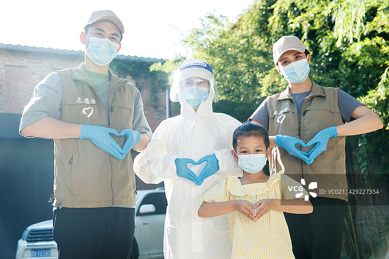 医护人员和社区志愿者图片素材
