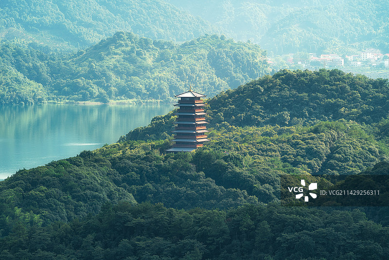 旅游胜地庐山西海古塔图片素材