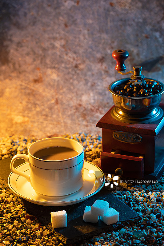 咖啡、咖啡豆和咖啡机图片素材