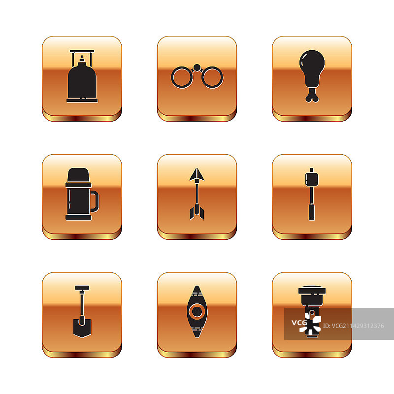 露营燃气灶、铲子、皮划艇或独木舟图片素材