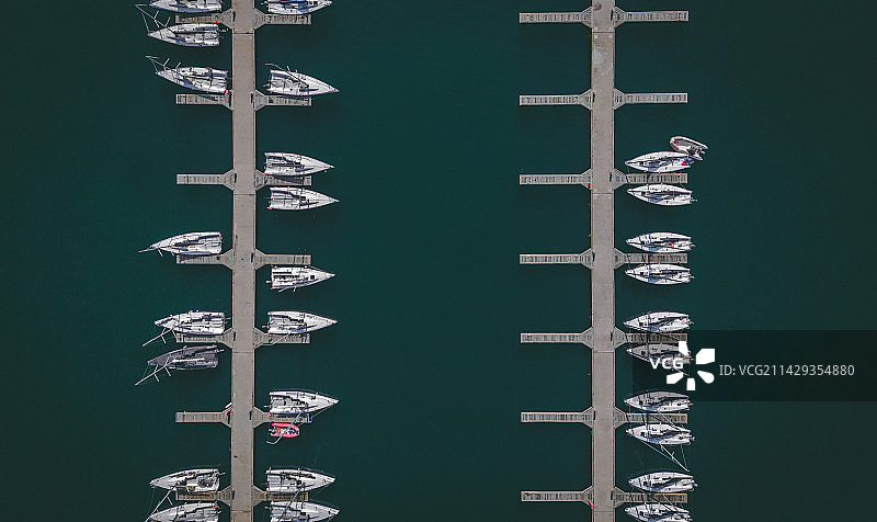 海上船只的高角度视图图片素材