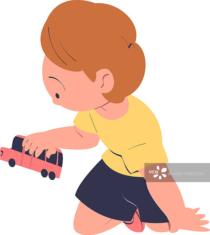 小男孩坐着玩玩具车图片素材