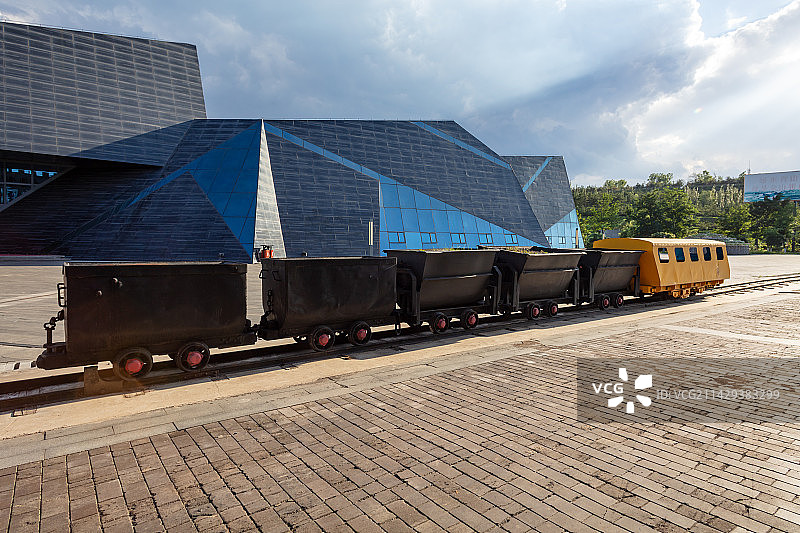 中国山西大同晋华宫国家矿山公园煤炭博物馆运煤电车图片素材