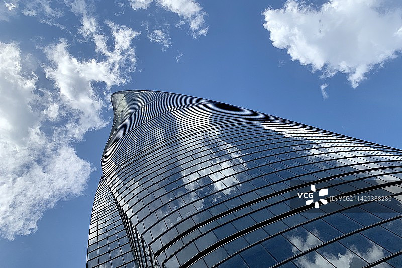 蓝天下的超高层图片素材