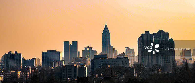 日落时的城市建筑景观图片素材