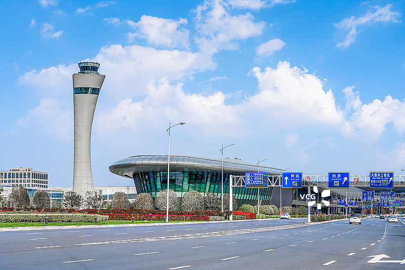 中国河南郑州新郑机场春季风光图片素材