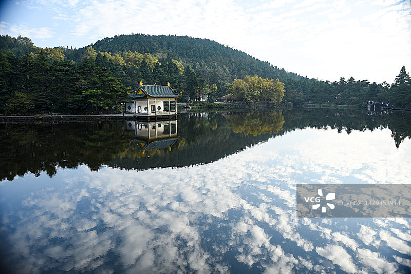 庐山如琴湖湖面倒影图片素材
