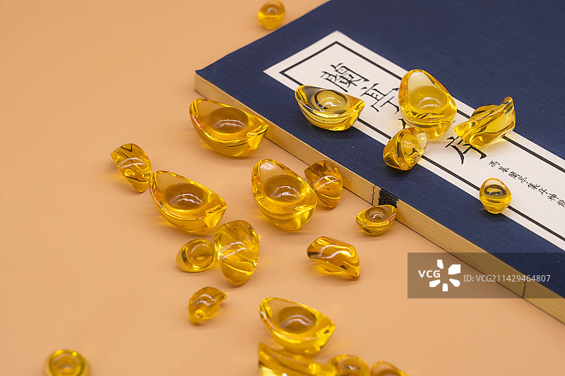 琉璃小元宝产品摆拍图片素材