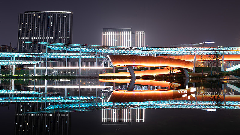 成都新川之心中央公园西区夜景图片素材