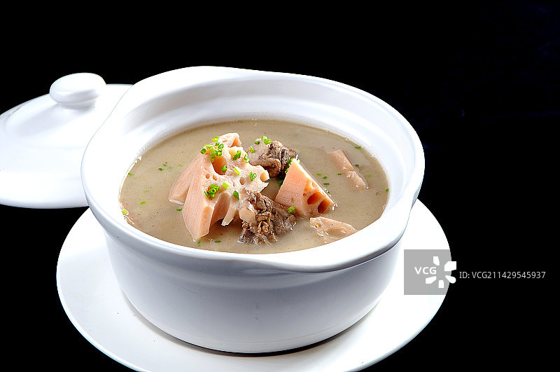 粉野藕炖龙骨 中餐餐饮美食菜品 中国菜健康营养煲汤 脊骨藕汤图片素材