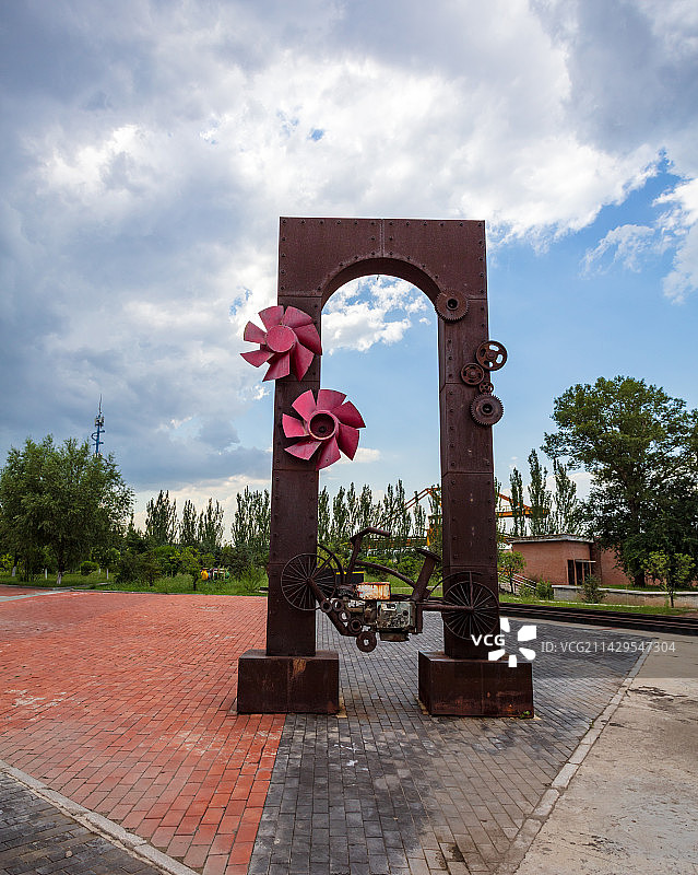 中国山西大同晋华宫国家矿山公园雕塑图片素材