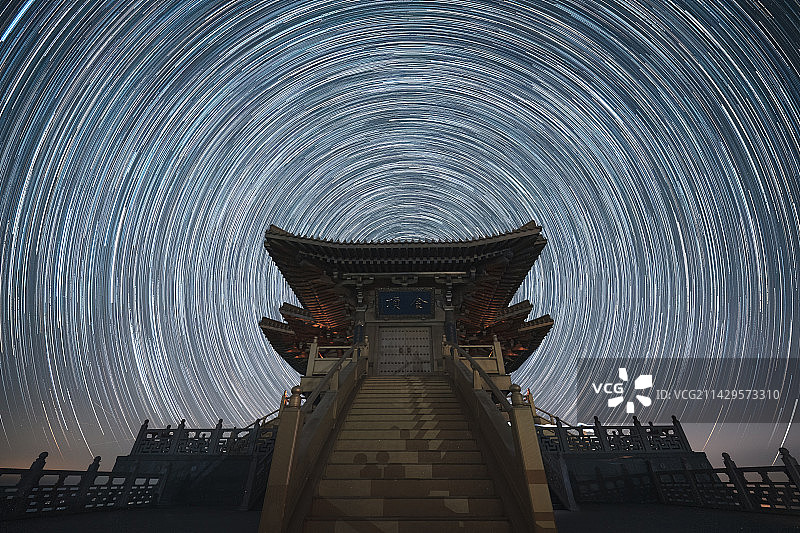 大洪山金顶星轨图片素材