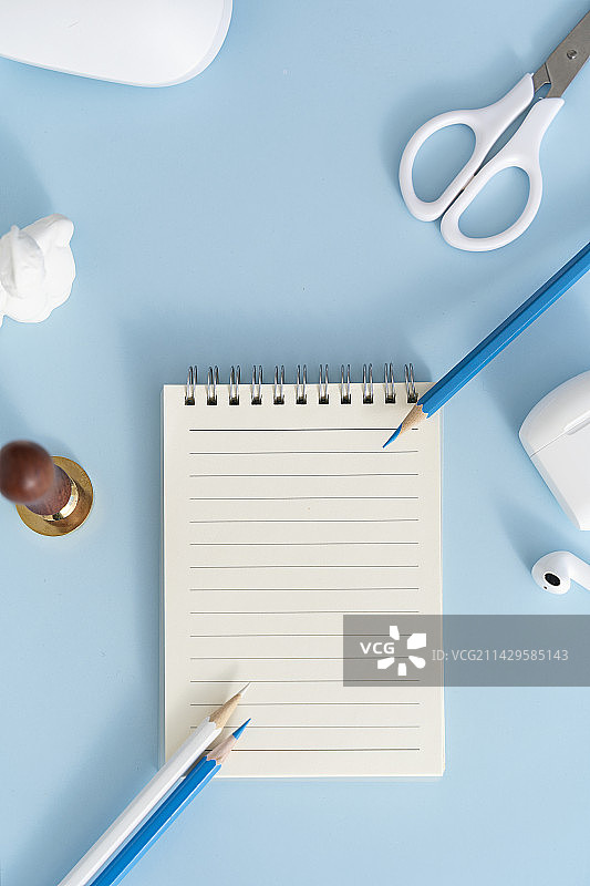 办公文具与学习笔记图片素材