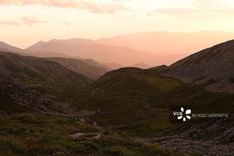 太白山夕阳下的山麓图片素材