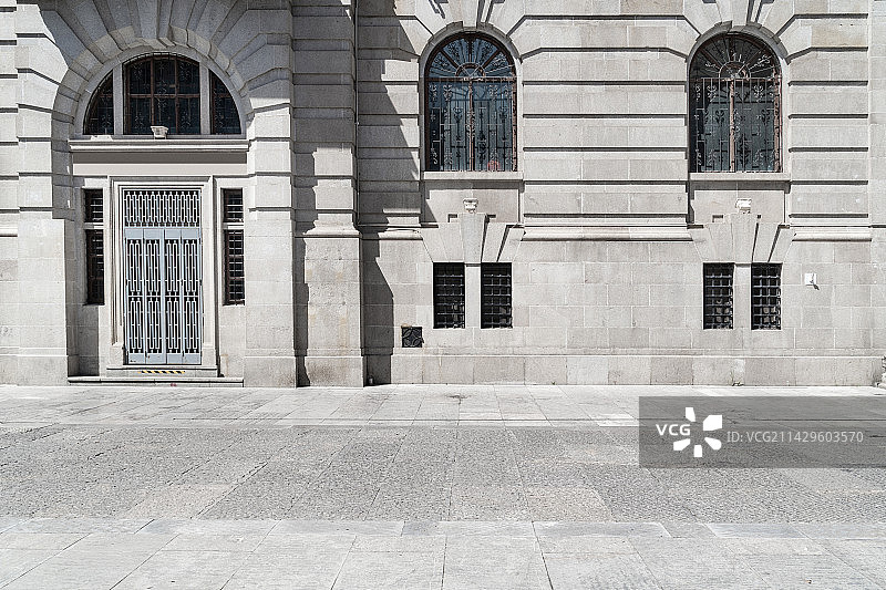 空旷街道和古老欧式建筑外立面图片素材