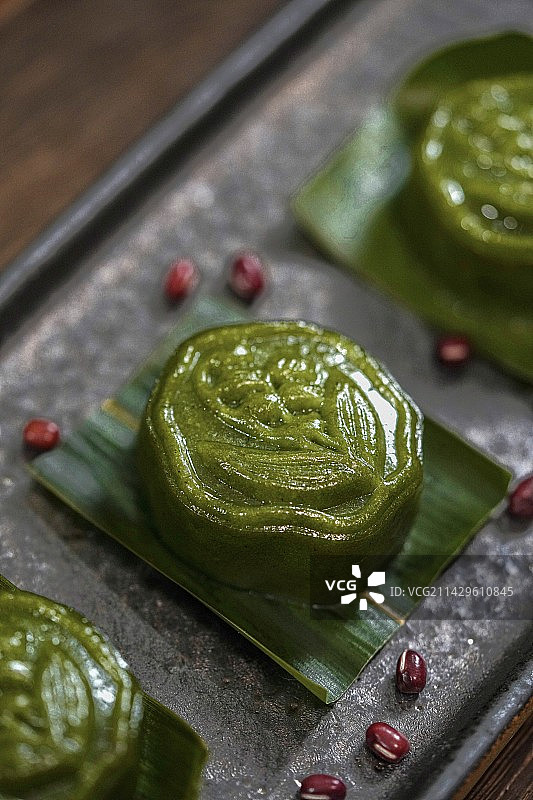 艾草青团（豆沙馅）图片素材