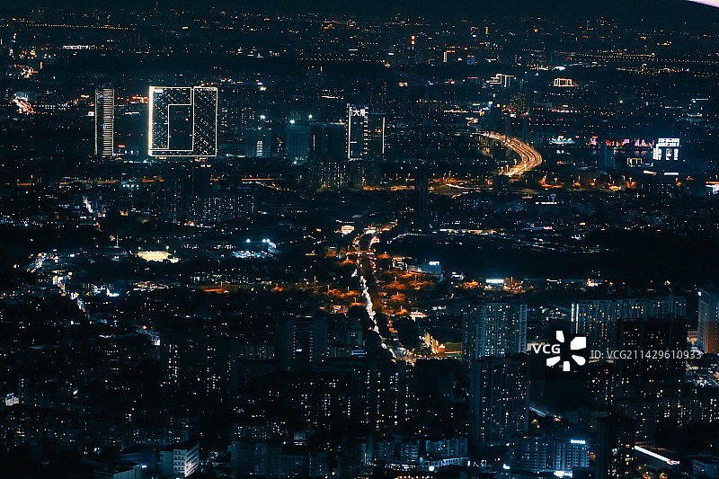 广州塔下的城市夜景图片素材