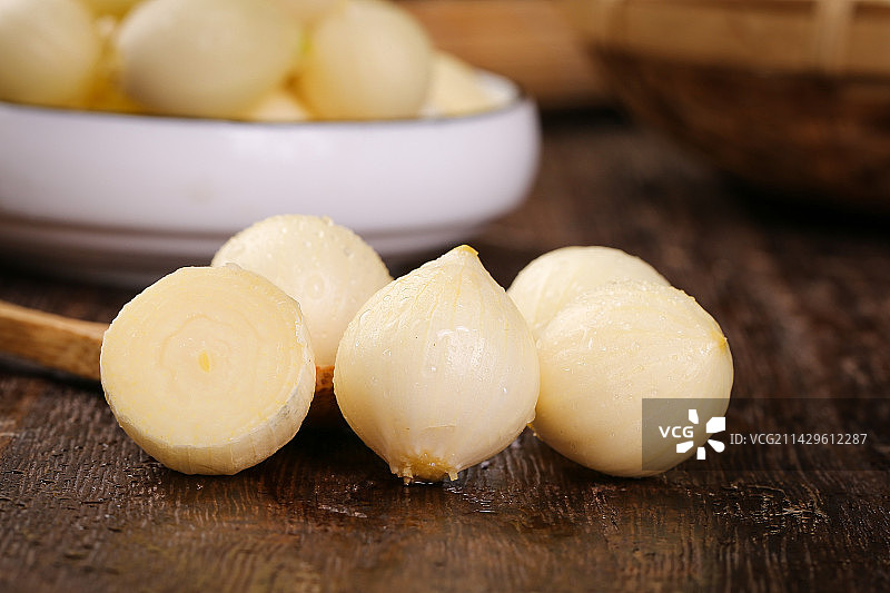 深底上的藠头籽图片素材