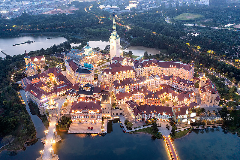 东莞松山湖华为小镇夜景图片素材