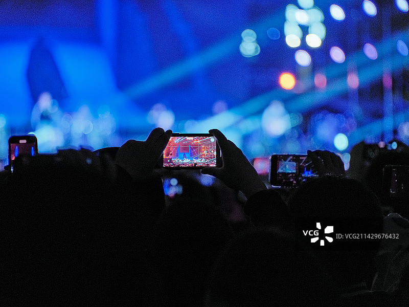 贵阳音乐嘉年华 双手高举 手机拍摄科技图图片素材